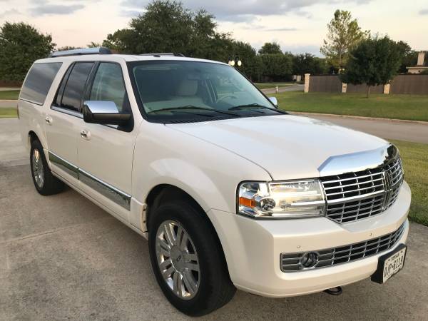 2013 Lincoln Navigator L - White for sale in New Braunfels, TX – photo 4