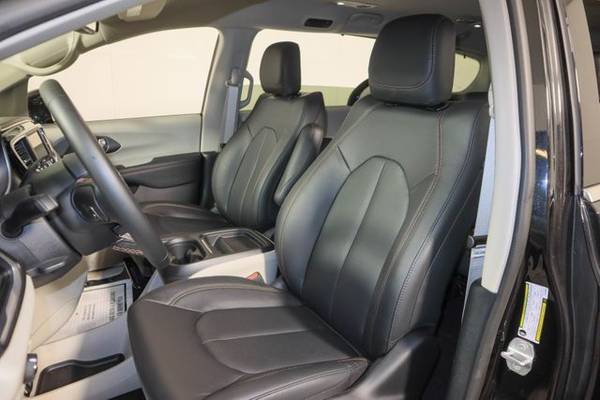 2020 Chrysler Pacifica, Brilliant Black Crystal Pearlcoat - cars &... for sale in Wall, NJ – photo 21