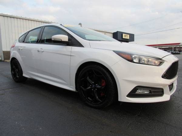2017 Ford Focus ST Hatch - cars & trucks - by dealer - vehicle... for sale in Rockford, IL – photo 12