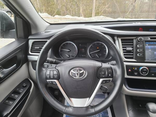 2017 Toyota Highlander XLE - - by dealer - vehicle for sale in Other, VT – photo 11