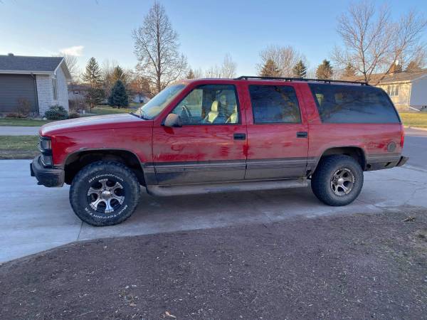 1999 Chevrolet Suburban LT - cars & trucks - by owner - vehicle... for sale in Aberdeen, SD – photo 4
