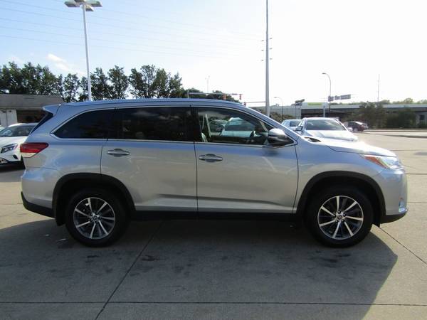 2019 Toyota Highlander XLE for sale in Akron, OH – photo 8