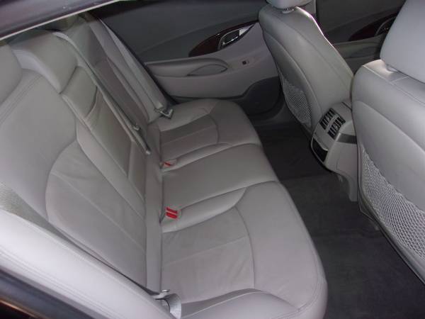 Beaut Buickiful Buick Lacrosse for sale in Gainesville, FL – photo 8