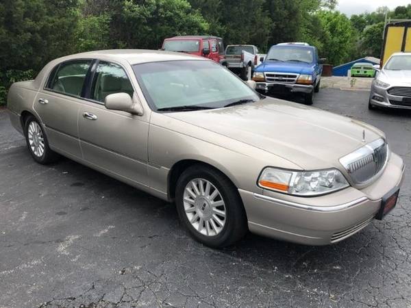 2003 Lincoln Town Car Executive - - by dealer for sale in Lake Saint Louis, MO – photo 3