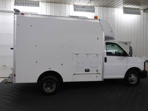 2007 Chevrolet Express G3500 Cargo Box Truck - cars & trucks - by... for sale in Caledonia, MI – photo 18