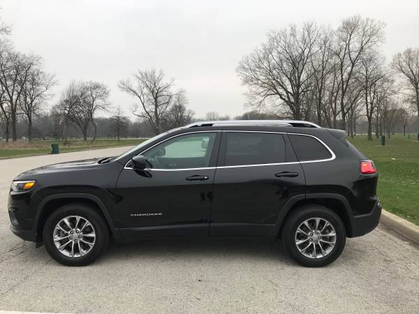 2019 Jeep Cherokee - cars & trucks - by owner - vehicle automotive... for sale in Chicago, IL – photo 7