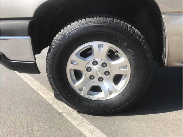 2003 Chevrolet Avalanche 4x4 (Bench Seat 6 seater) Brand NEW Tires! for sale in Fresno, CA – photo 12