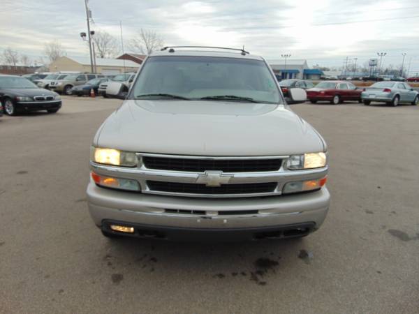 2004 CHEVY TAHOE LT 3RDROW 4DR 4X4 DVD V8 MOONROOF XCLEAN RUNS NEW... for sale in Union Grove, WI – photo 8