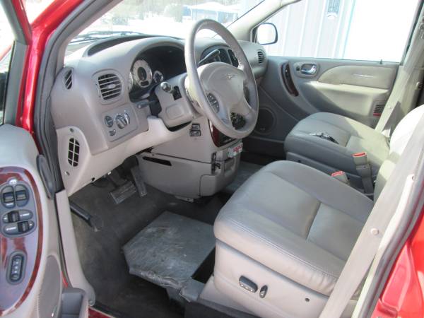 2001 CHRYSLER TOWN & COUNTRY ROLLX HANDICAP VAN - - by for sale in RANDOLPH, MN – photo 5