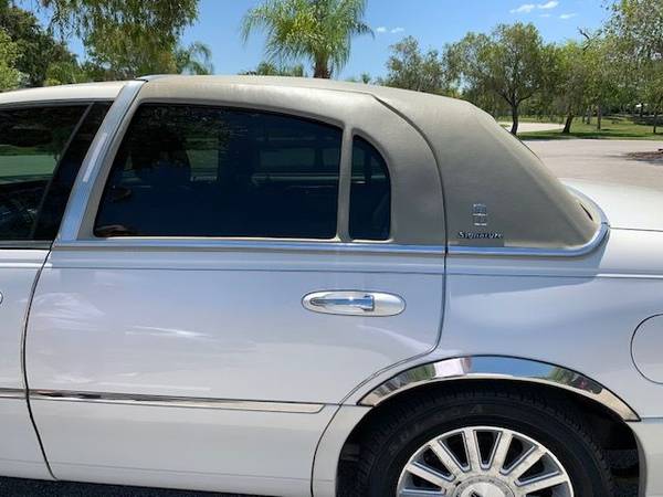 2003 Lincoln Town Car Signature Series for sale in Fort Pierce, FL – photo 7