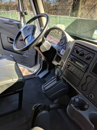 2013 inter truck ext cab/box truck/moving truck for sale in STATEN ISLAND, NY – photo 6