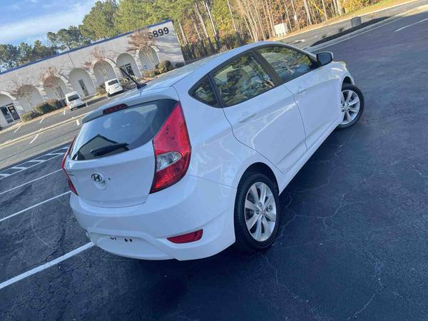 2013 Hyundai Accent SE Hatchback ** 40kmiles!! 1 Owner !! - cars &... for sale in Peachtree Corners, GA – photo 4