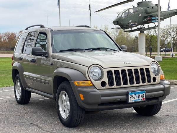 2006 JEEP LIBERTY SPORT 4WD V6 - - by dealer - vehicle for sale in Shakopee, MN – photo 2