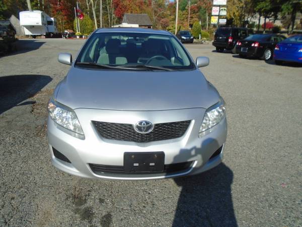 2009 toyota corolla /moon roof/one owner/mint - cars & trucks - by... for sale in Douglas, RI – photo 2