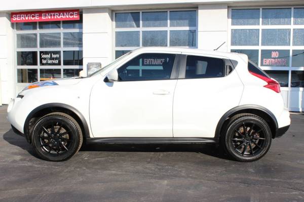 2013 Nissan JUKE AWD ONE OWNER WHITE - - by for sale in milwaukee, WI – photo 2