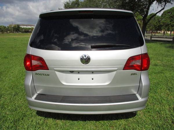 2009 VW Routan SEL Mini Van 40K Low Miles 1-Owner Clean Title DVD Cam for sale in Fort Lauderdale, FL – photo 10