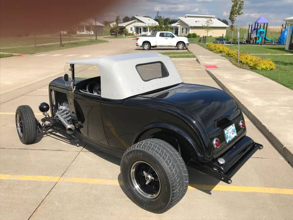 Beautiful 1932 Ford Roadster with Removable Hardtop - cars & trucks... for sale in Allen, TX – photo 9
