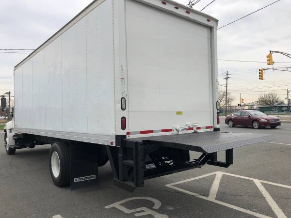 2013 Hino 268, Liftgate, 24 Feet Box, Side Door, LIKE NEW for sale in Jersey City, NY – photo 8