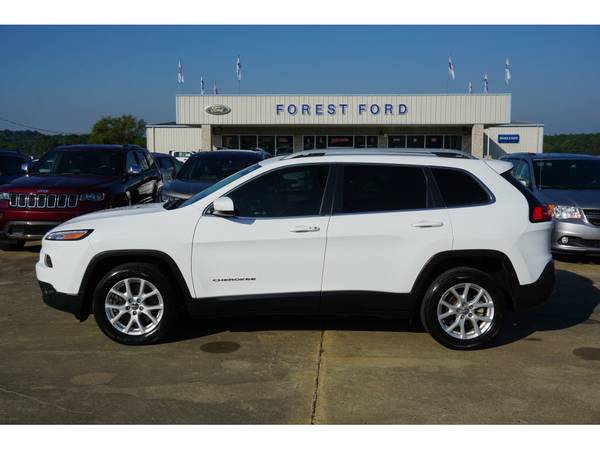 2018 Jeep Cherokee Latitude Plus - - by dealer for sale in Forest, MS – photo 20