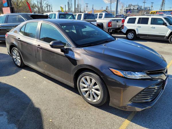2018 Toyota Camry - Guaranteed Approval-Drive Away Today! - cars &... for sale in Oregon, OH – photo 3