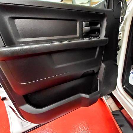 2018 RAM 3500 Chassis Cab Tradesman 4WD Crew Cab 60 CA 172 4 WB for sale in Evans, CO – photo 8