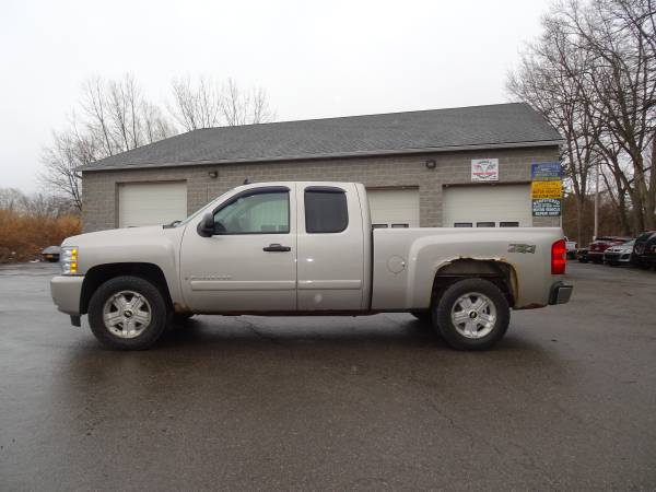 2008 Chevy Silverado 1500 LT 4WD - - by dealer for sale in Spencerport, NY – photo 2