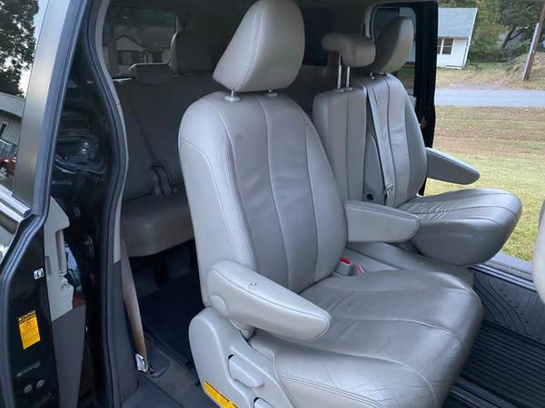 2014 TOYOTA SIENNA LIMITED.LEATHER.SUNROOF.BACK UP CAMERA.1 OWNER. -... for sale in Marietta, GA – photo 12