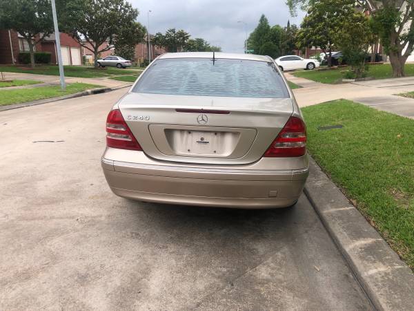 2003 Mercedes C240, clean leather, cold a/c, clean title Runs & drives for sale in Houston, TX – photo 4
