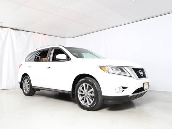 2016 Nissan Pathfinder *4WD, LOW MILES**EASY FINANCING AVAILABLE for sale in Mora, MN – photo 11