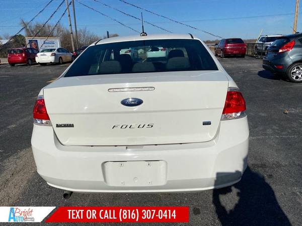 2010 FORD FOCUS SE - cars & trucks - by dealer - vehicle automotive... for sale in BLUE SPRINGS, MO – photo 8