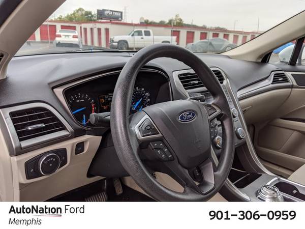 2017 Ford Fusion SE SKU:HR359298 Sedan - cars & trucks - by dealer -... for sale in Memphis, TN – photo 9