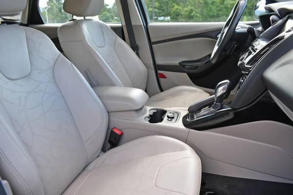 2013 *Ford* *Focus* *Electric* - cars & trucks - by dealer - vehicle... for sale in Naugatuck, CT – photo 10