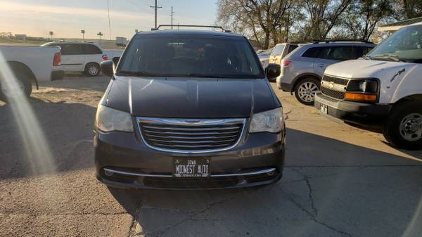 2011 CHRYSLER TOWN & COUNTRY - - by dealer - vehicle for sale in Lawton, IA – photo 8