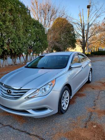 2012 Hyundai sonata - cars & trucks - by owner - vehicle automotive... for sale in Manchester, CT – photo 2