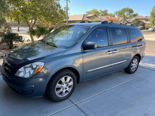 2007 Hyundai entourage - cars & trucks - by owner - vehicle... for sale in Tolleson, AZ – photo 3