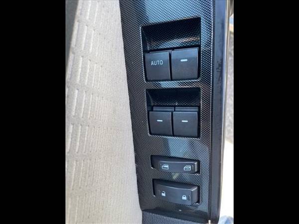 2008 Ford Explorer XLT - SUV - - by dealer - vehicle for sale in Fenton, MI – photo 17