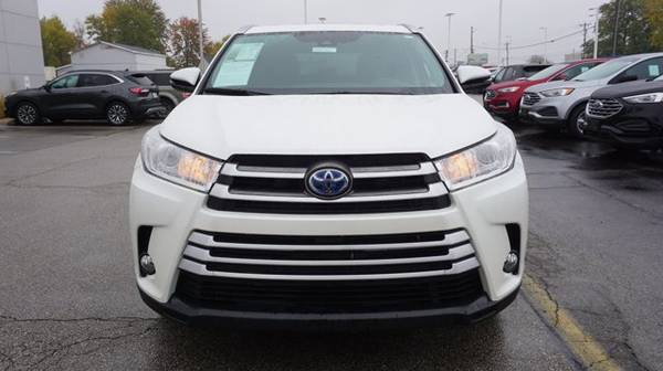 2019 Toyota Highlander Hybrid XLE - cars & trucks - by dealer -... for sale in Milford, OH – photo 9