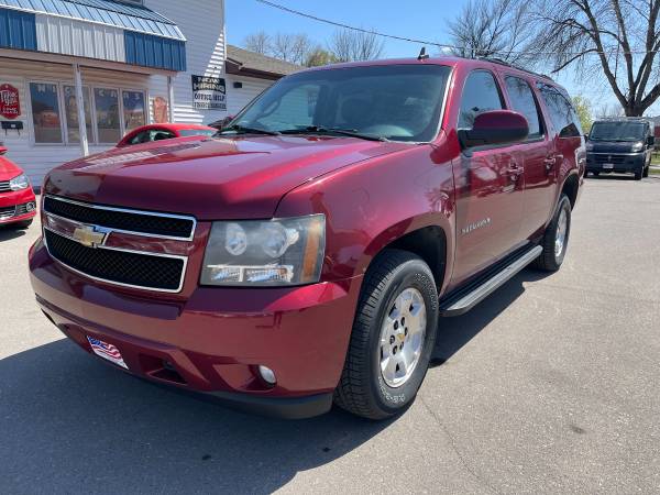 2010 Chevrolet Suburban LT 4x4/3rd Row/Leather/DVD! for sale in Grand Forks, ND – photo 2