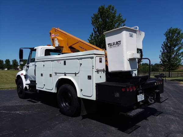 45' 2005 International 4400 Bucket Boom Lift Truck Fiber Body for sale in Hampshire, OH – photo 8