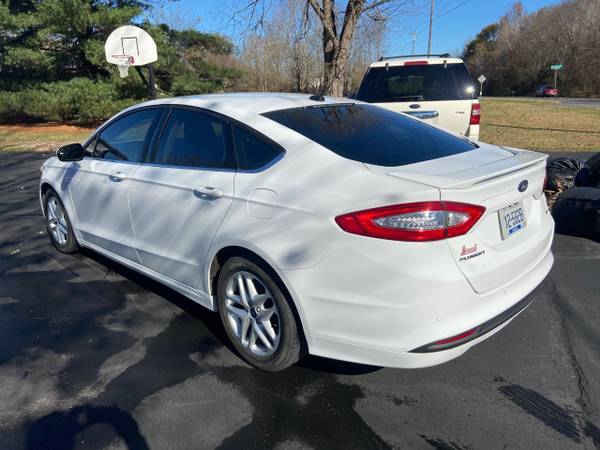 2016 Ford Fusion SE - cars & trucks - by dealer - vehicle automotive... for sale in Mayfield, KY – photo 2
