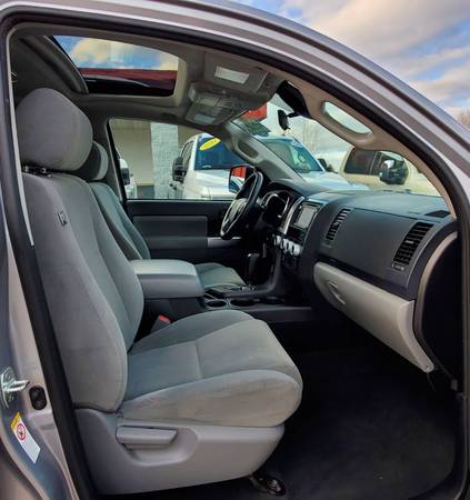 2019 Toyota Sequoia SR5 8 Passenger 4x4 w/ 36k Miles - cars & trucks... for sale in Green Bay, WI – photo 11