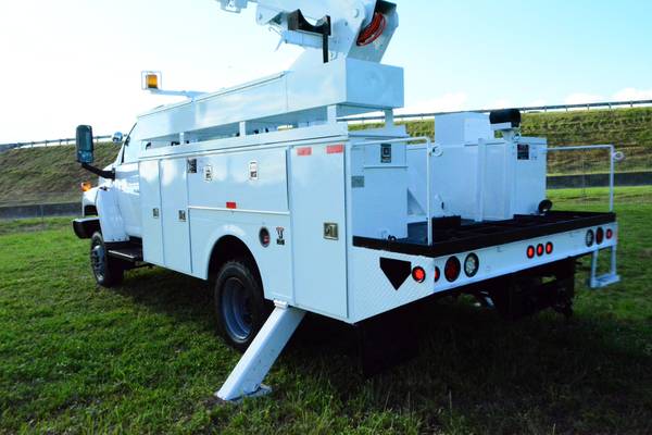 2009 GMC C5500 ALTEC BUCKET TRUCK 4X4 42FT - - by for sale in Hollywood, FL – photo 11