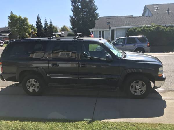 Chevy Suburban 4X4, smogged, 2020 Tags, 183 K Miles , 3rd Row for sale in Rio Linda, CA – photo 2