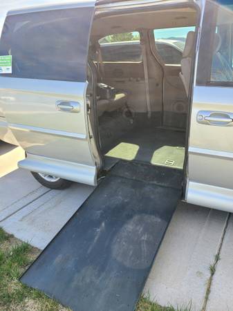 Wheelchair Accessible 2001 Dodge Grand Caravan EX for sale in Fernley, NV – photo 3