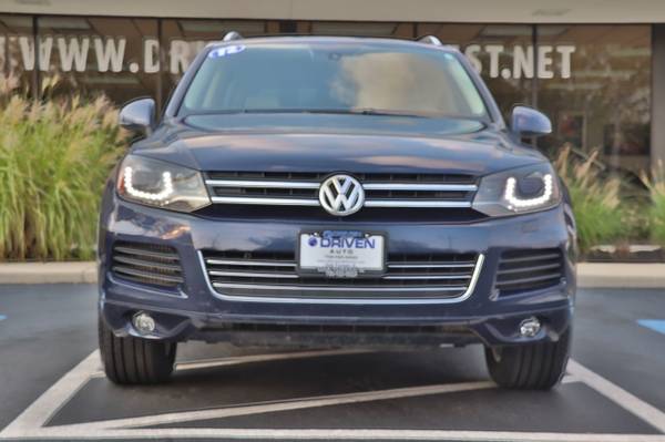 2012 *Volkswagen* *Touareg* *4dr TDI Sport w/Nav* Ni - cars & trucks... for sale in Oak Forest, IL – photo 9