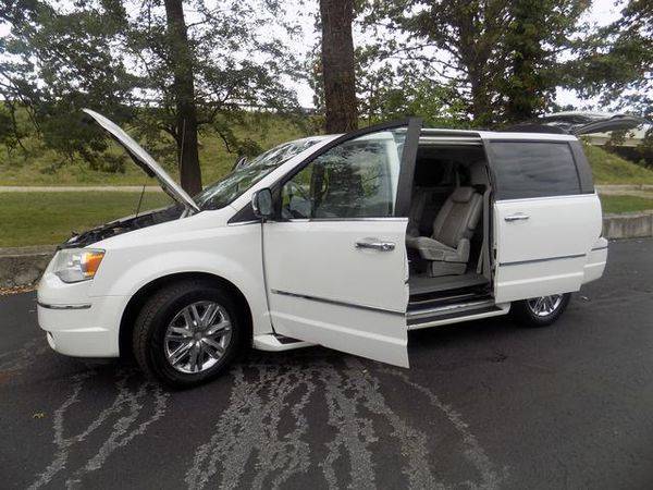 2008 Chrysler Town Country 4dr Wgn Limited for sale in Norton, OH – photo 16