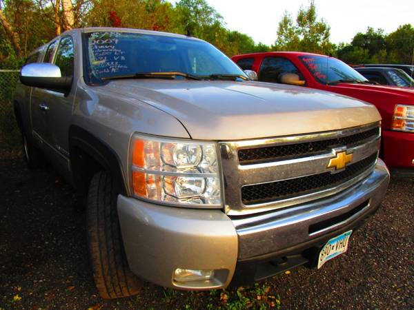 2009 Chevrolet Silverado 1500 LT Ext. Cab Short Bed 4WD for sale in Lino Lakes, MN – photo 4