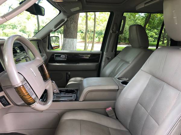 2010 Lincoln Navigator *WE FINANCE EVERYONE* - cars & trucks - by... for sale in Jacksonville, FL – photo 12