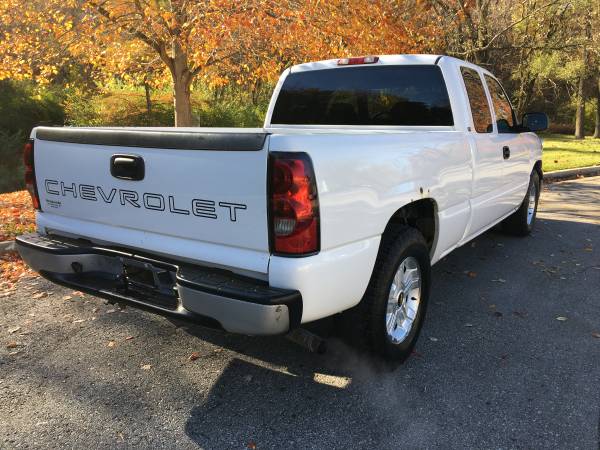 2004 Chevy Silverado 1500 158K! - cars & trucks - by dealer -... for sale in Riverside, MO – photo 5
