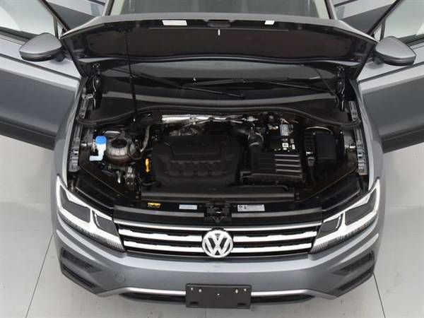 2018 VW Volkswagen Tiguan 2.0T S Sport Utility 4D suv GRAY - FINANCE for sale in Hartford, CT – photo 4